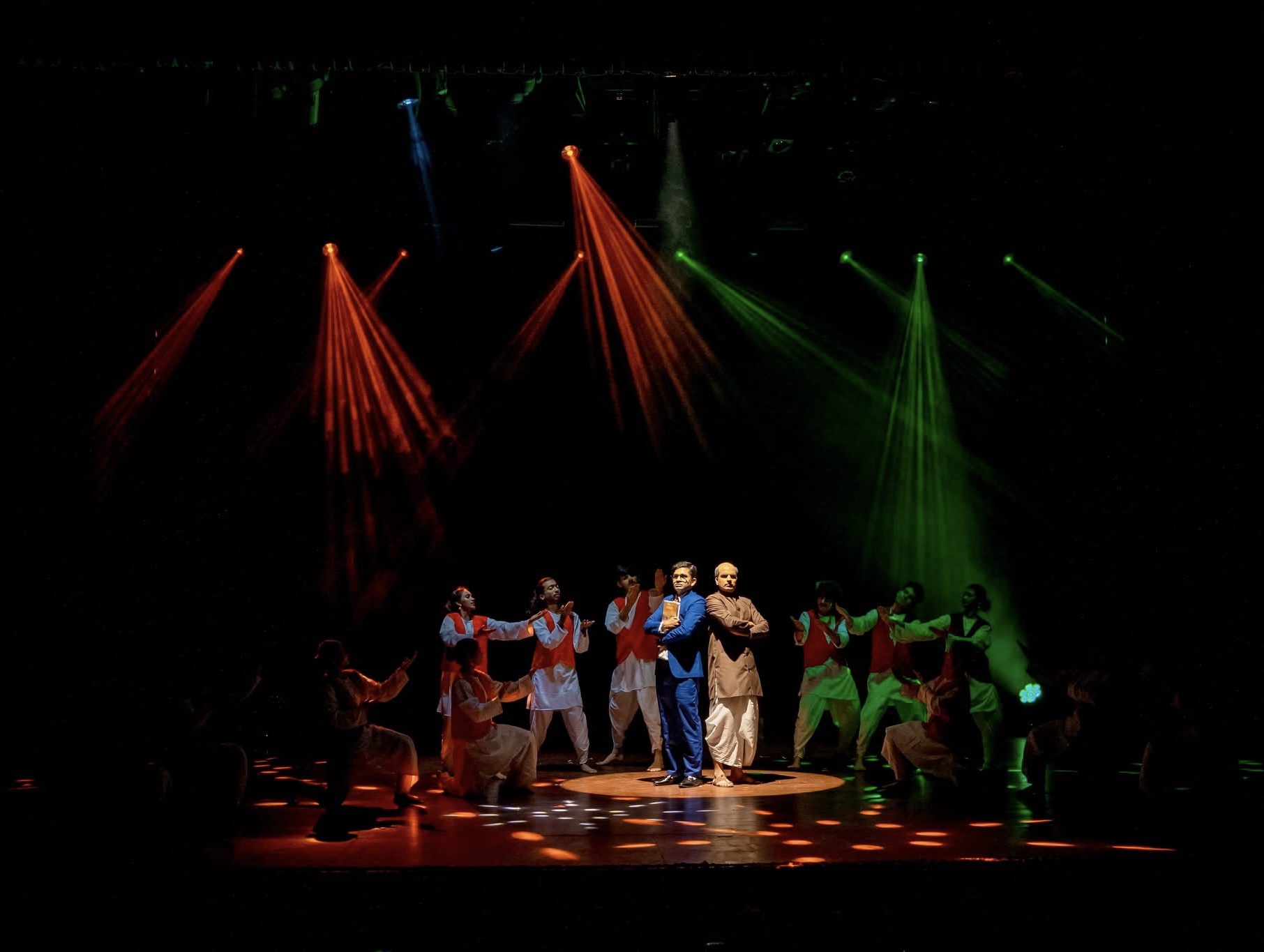 Multi-colour stage beams